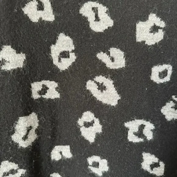 Garnet Hill Sweater Womens Extra Large Black Gray Leopard Print Wool Crewneck - Picture 3 of 8